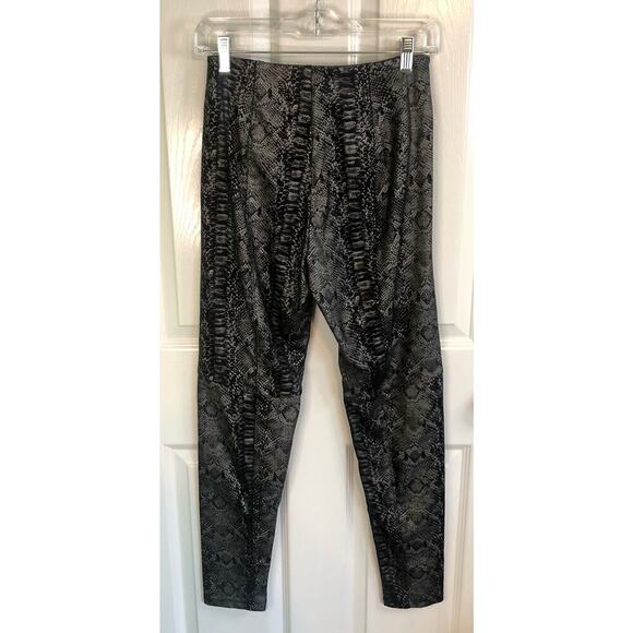 Lysse Size Small Faux Suede Black & Silver Snakeskin Print Legging Pants - Picture 6 of 6
